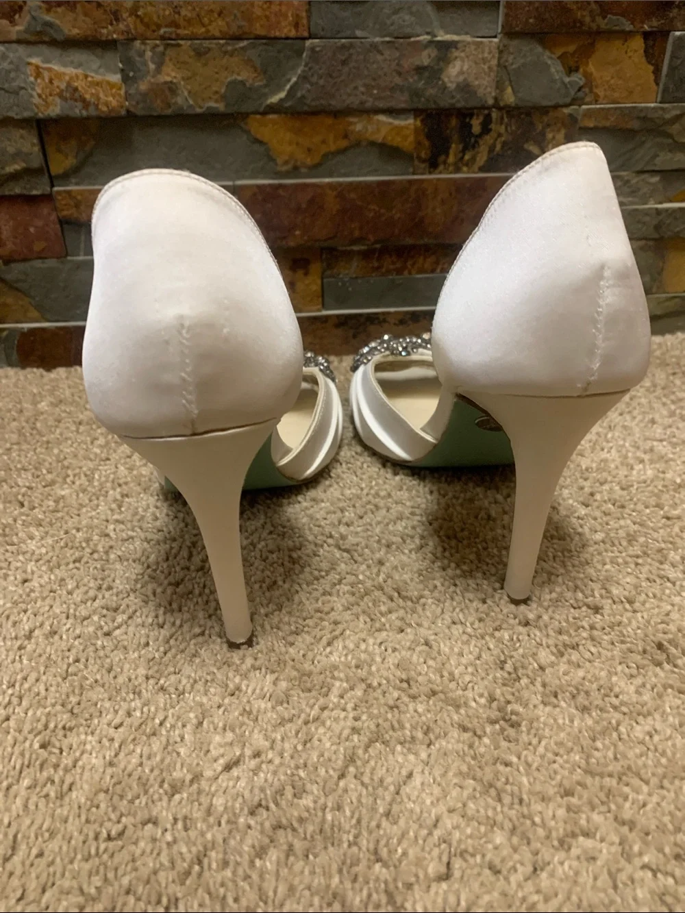 Blue by betsey Johnson 7.5 sb gown Ivory Crystal Bow Peep-Toe High Heels
